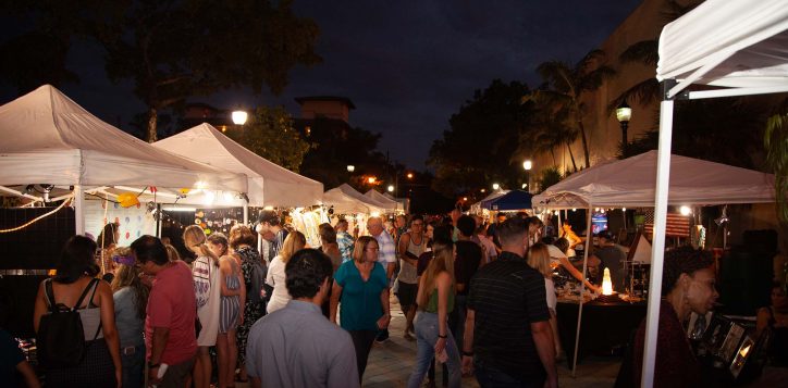 little-havana_calle-ocho_market_people_viernes-culturales-arts-and-culture-festival_shopping-2